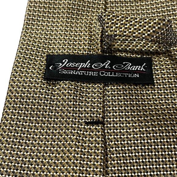 Jos A Bank Signature Collection Mens 100% Silk Gold Mens Neck Tie 59" x 4" - Picture 16 of 16